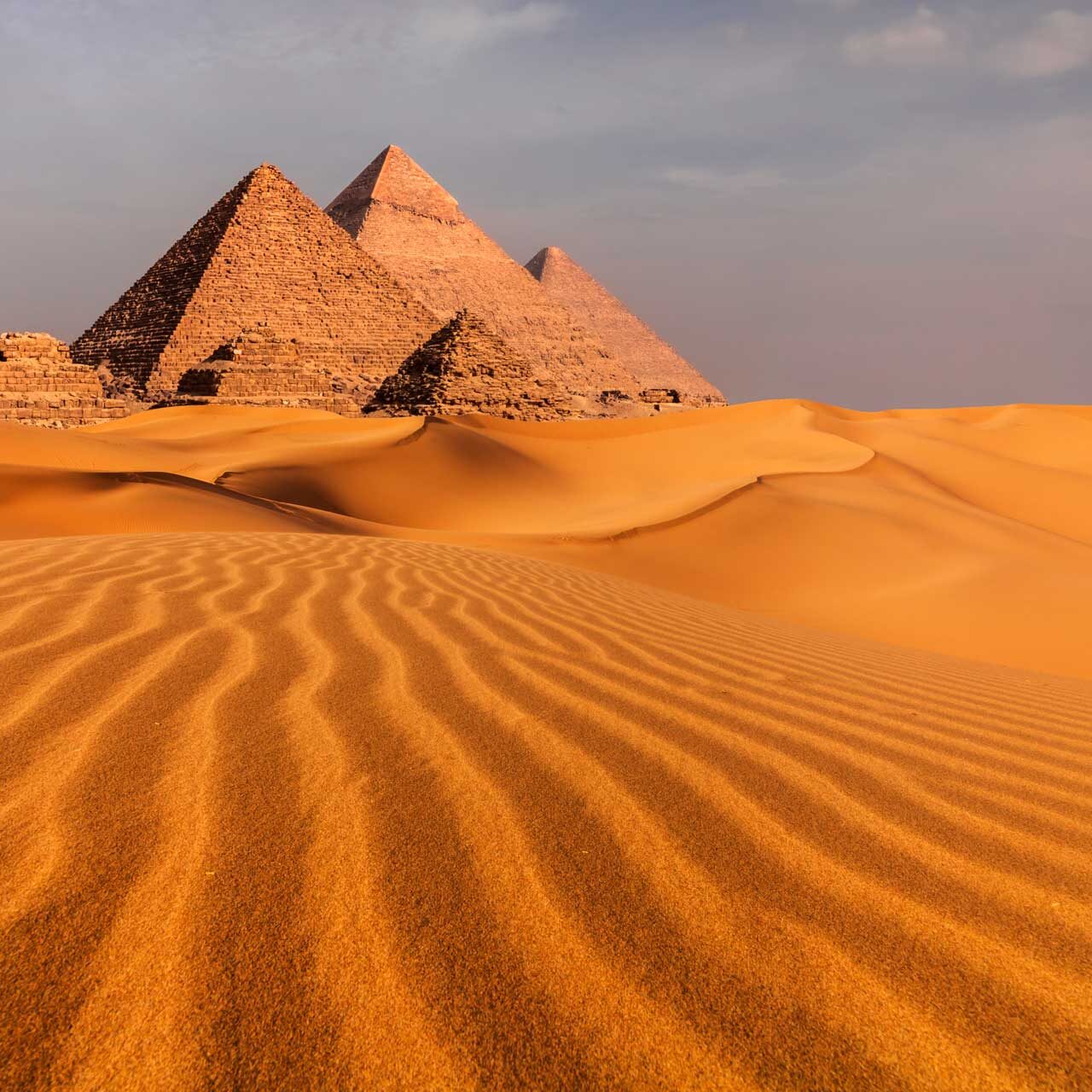 pyramid-complex-of-giza-in-cairo